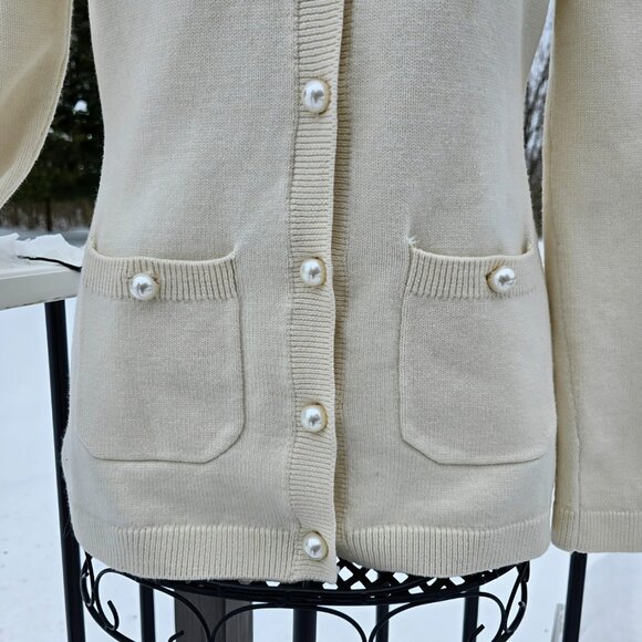 H&M Winter White Cardigan, Pearl Buttons, NWT size Small - Picture 3 of 13